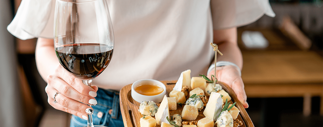 Illustration de l'article « La recette du bonheur ? Du fromage et un verre de vin »